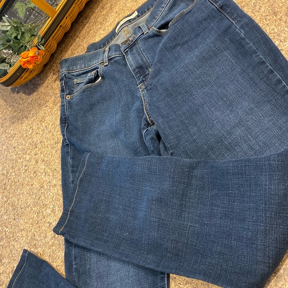 Levi's Denim - Levi’s Classic Blue Jeans 6  Tag says Bootcut? Hemmed?